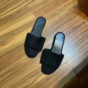 women’s sandals